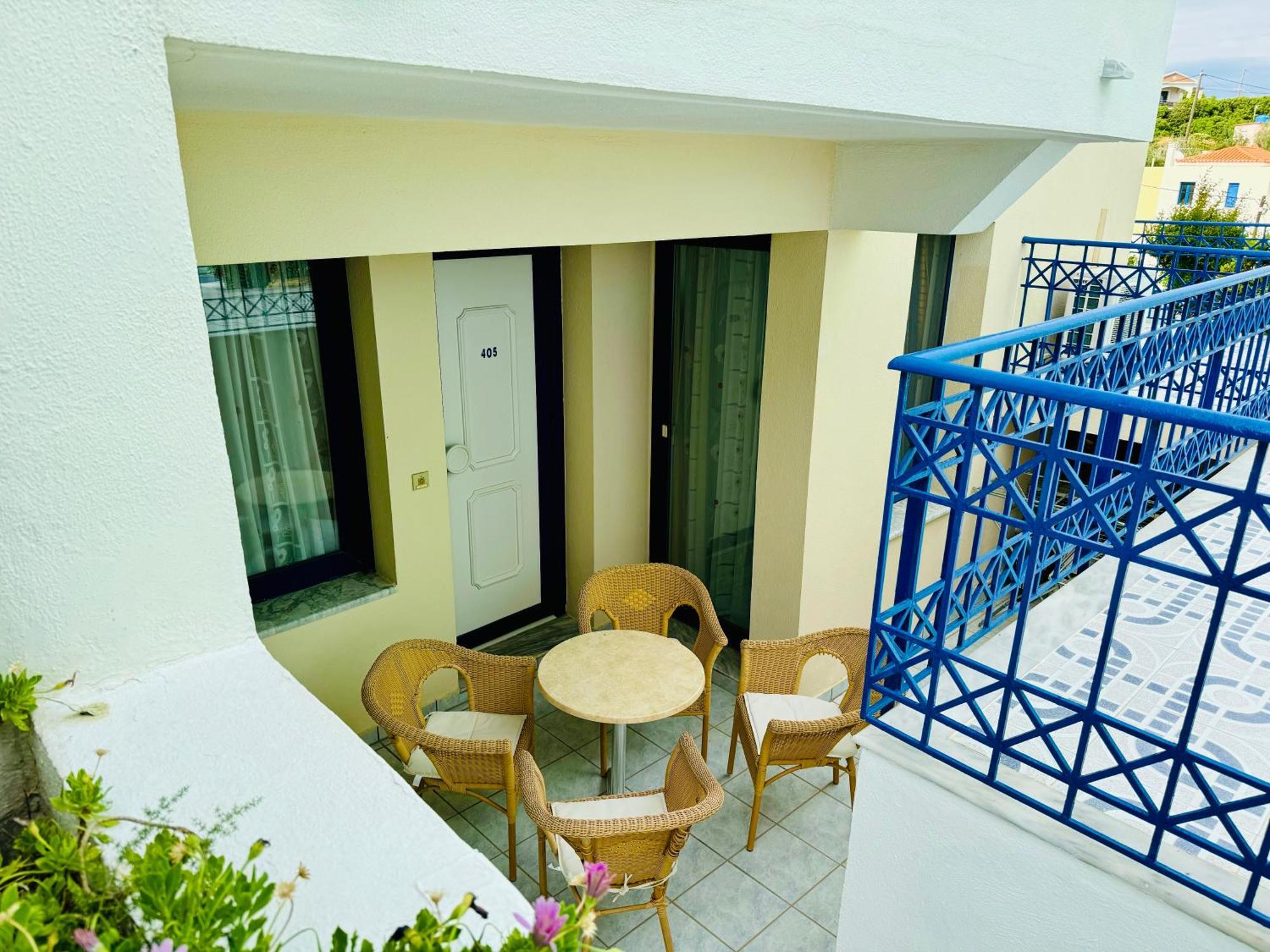 Monolia Sea Breeze Apartments Chios מראה חיצוני תמונה