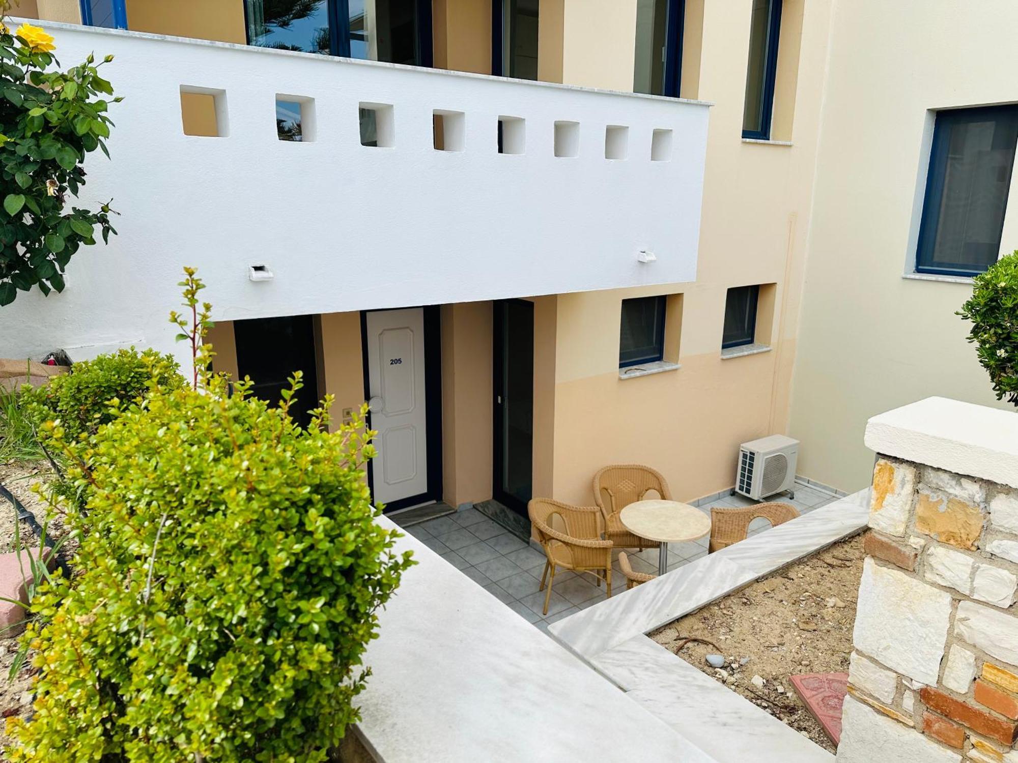 Monolia Sea Breeze Apartments Chios מראה חיצוני תמונה